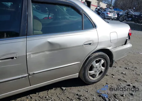 1998 Honda Accord Ex from USA, damaged, VIN 1HGCG5650WA218162